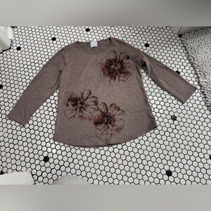 Sunday lightweight sweater size small